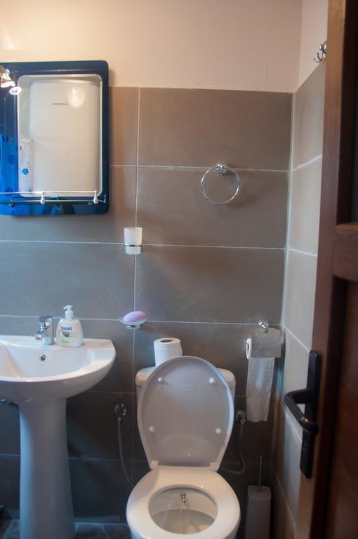 Aste Guesthouse Tropoje Pokój zdjęcie